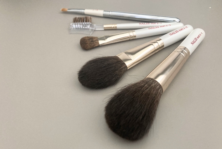 究極のやさしさ―灰リスのメイクブラシが“肌にいい”とされる理由